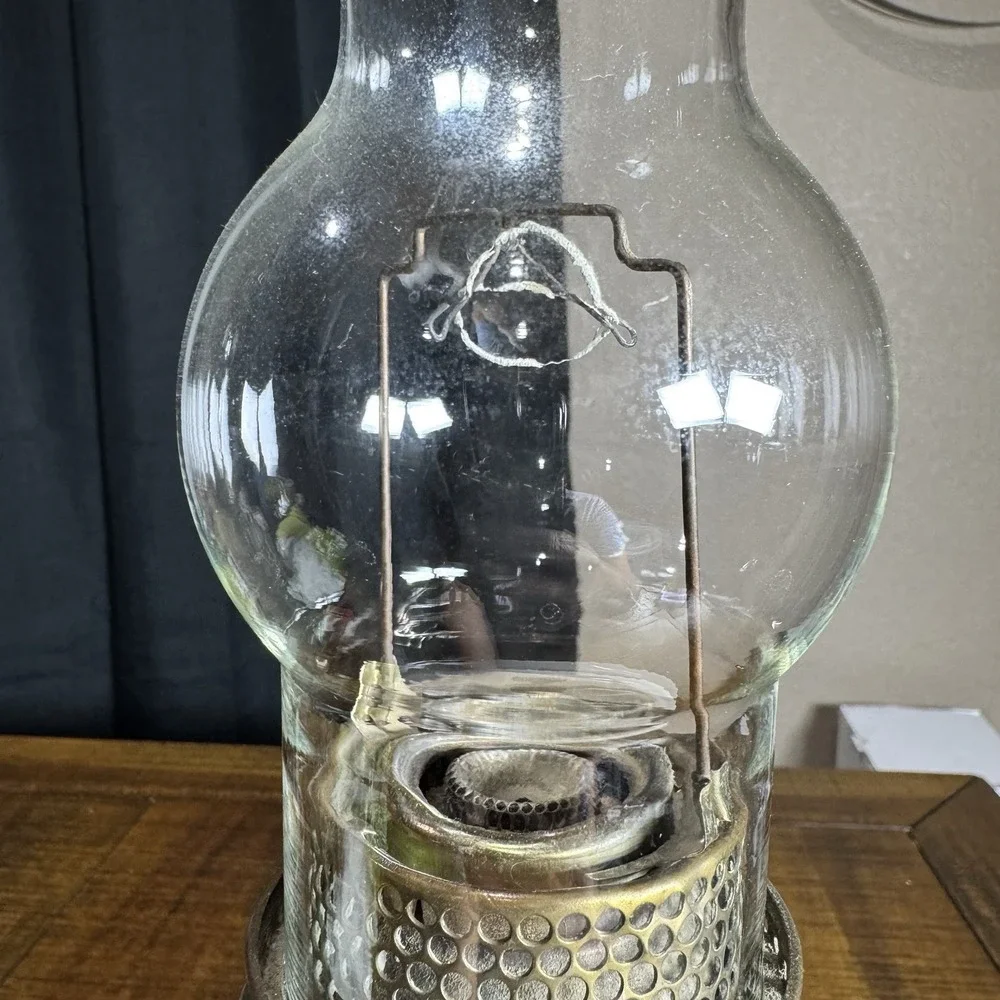 Aladdin Tall Lincoln‎ Drape Alacite Uranium Glass Oil Lamp Model B Vintage 1940s
